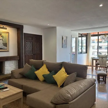 Garden - Center - La Nogalera Апартаменти *