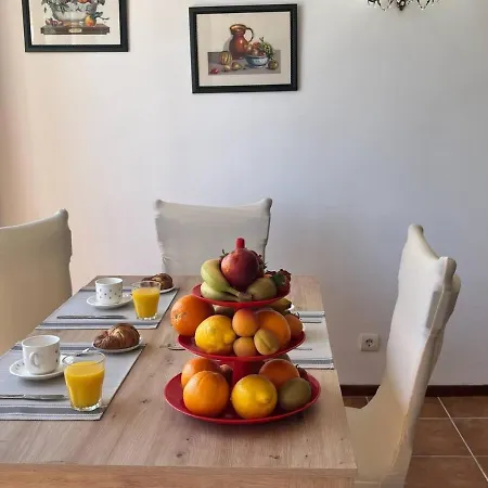 Garden - Center - La Nogalera Апартаменти *