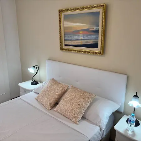 Garden - Center - La Nogalera Apartment *